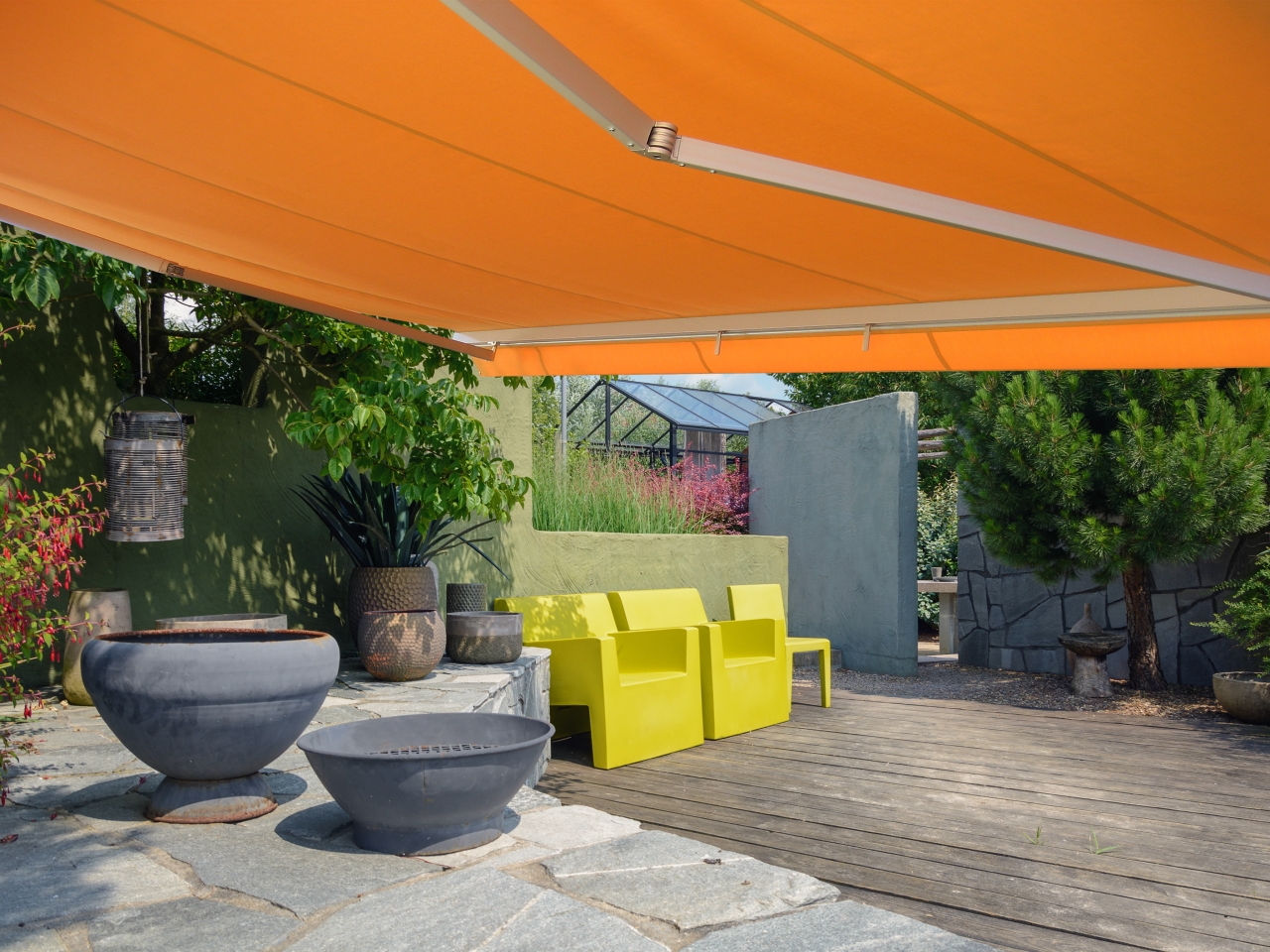 Senkrechtmarkise als vielseitiger Sonnenschutz von ADA-Wintergarten