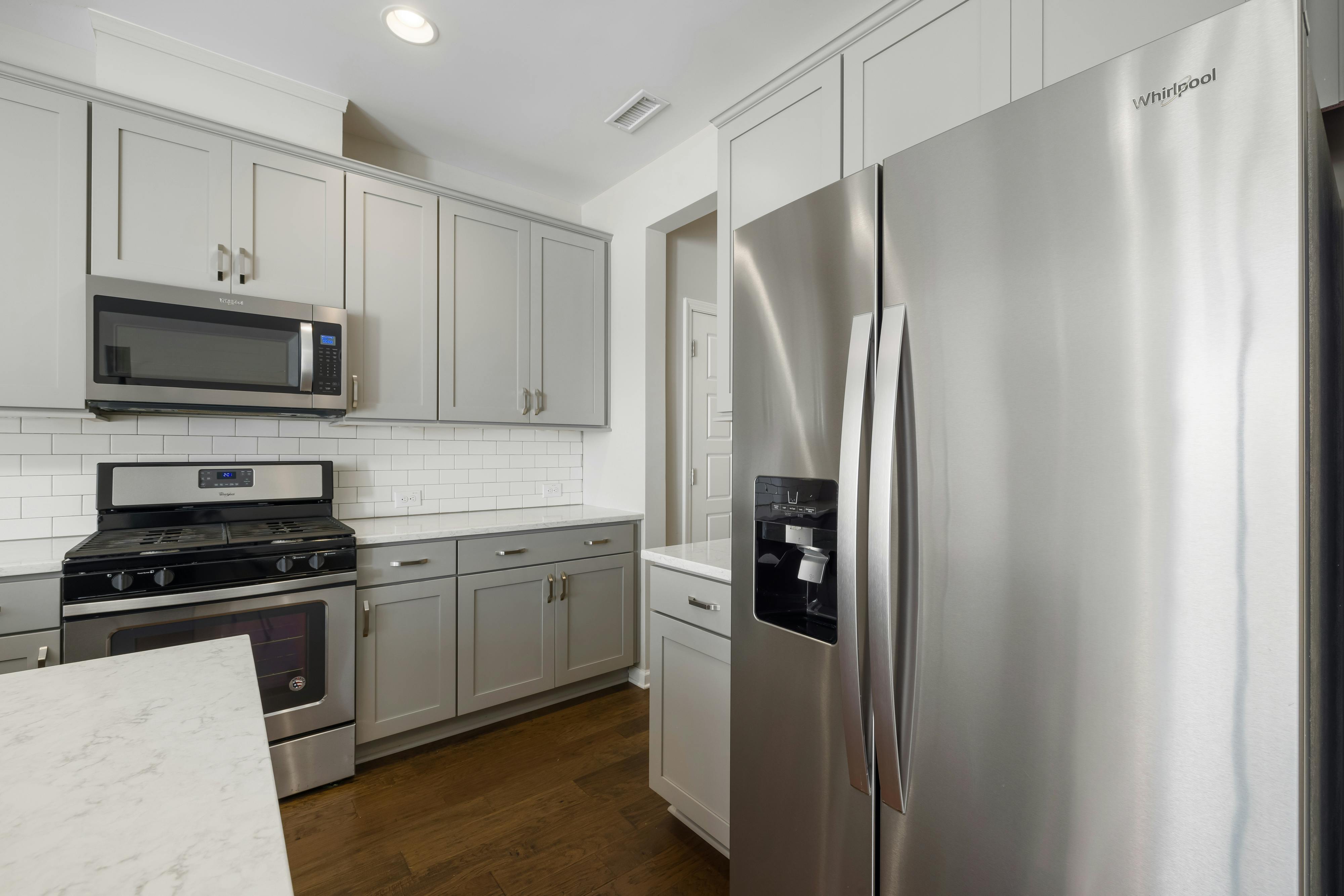 Creative Kitchen Remodeling Ideas for Small Kitchens
