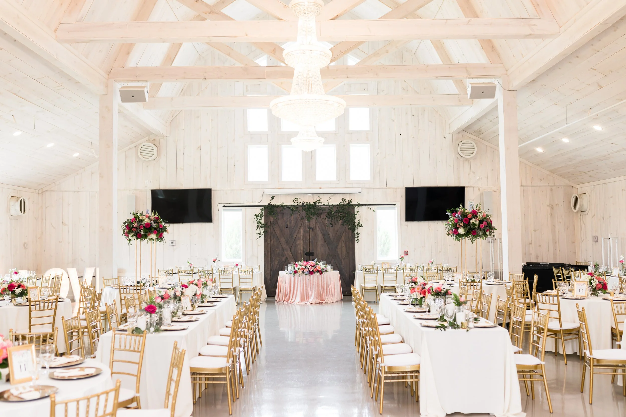 Elegant Table & Chair Rentals for Weddings