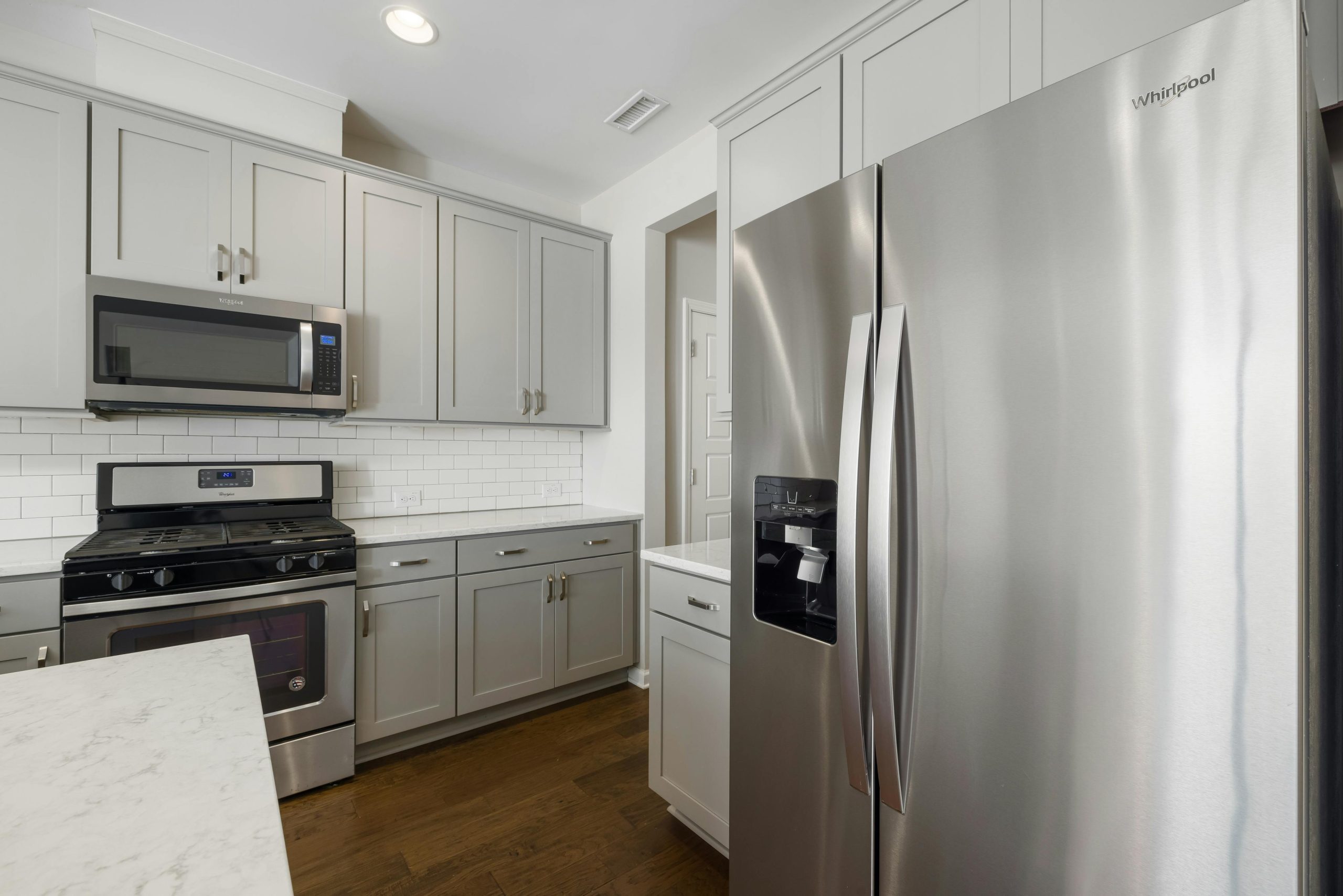 Creative Kitchen Remodeling Ideas for Small Kitchens